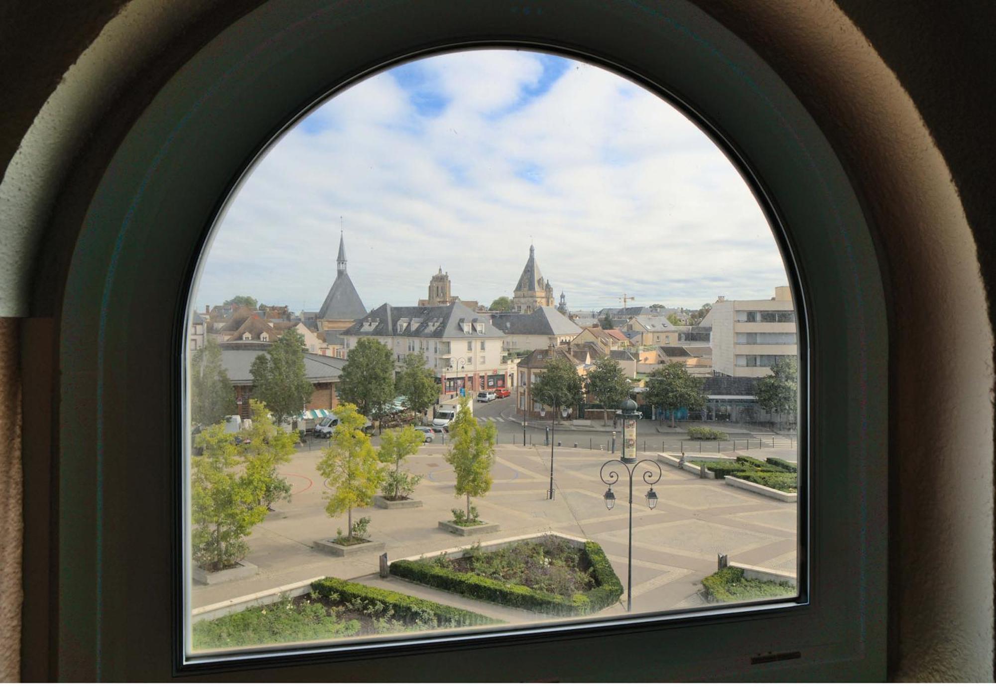 B&B Hotel Dreux Centre Dış mekan fotoğraf