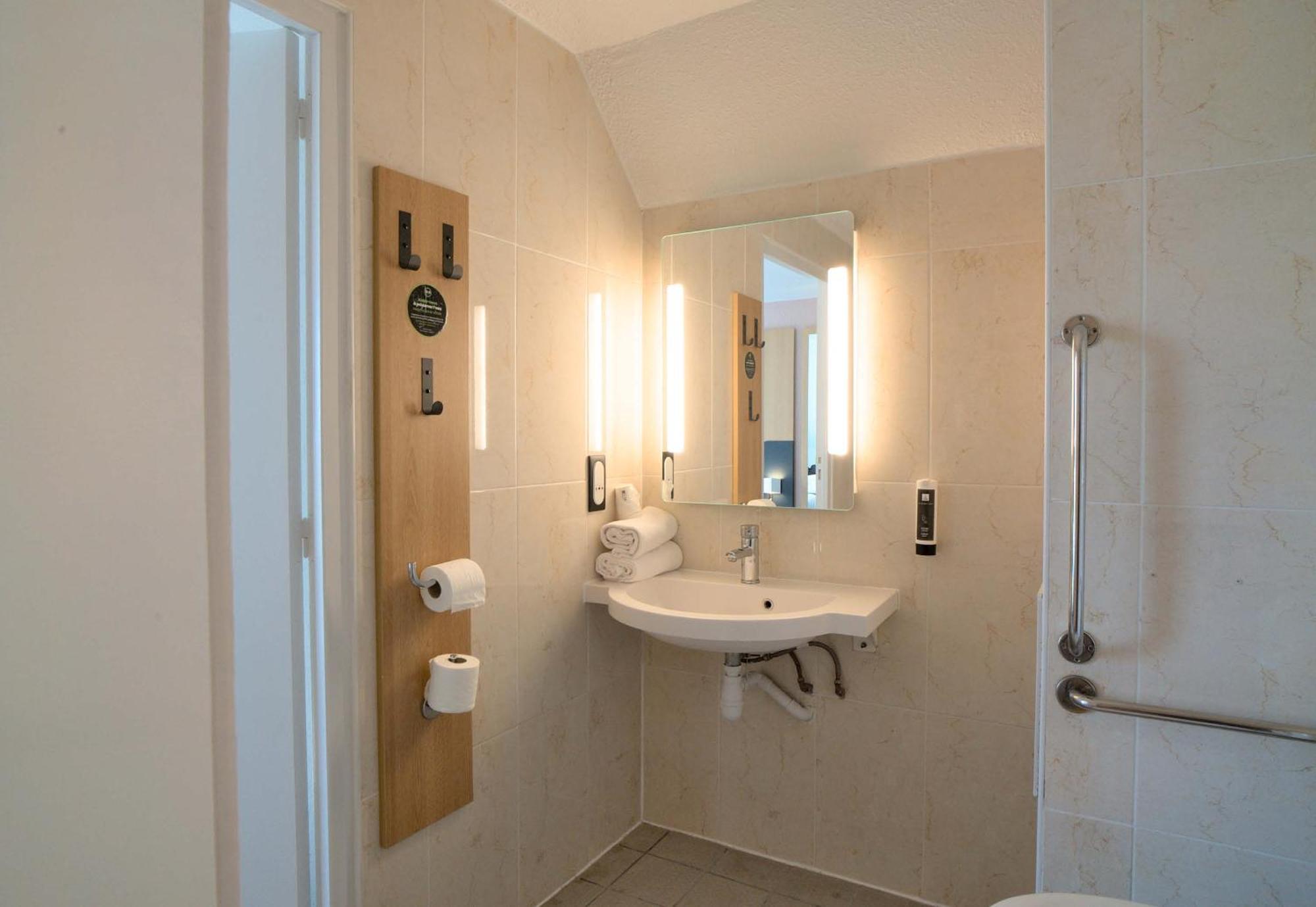 B&B Hotel Dreux Centre Dış mekan fotoğraf