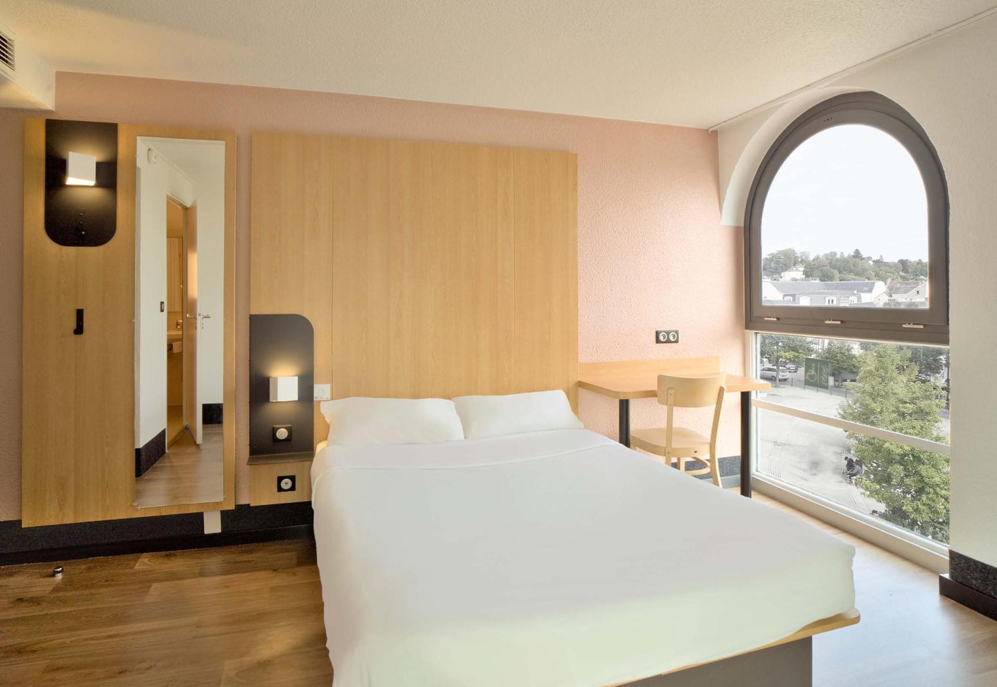 B&B Hotel Dreux Centre Dış mekan fotoğraf